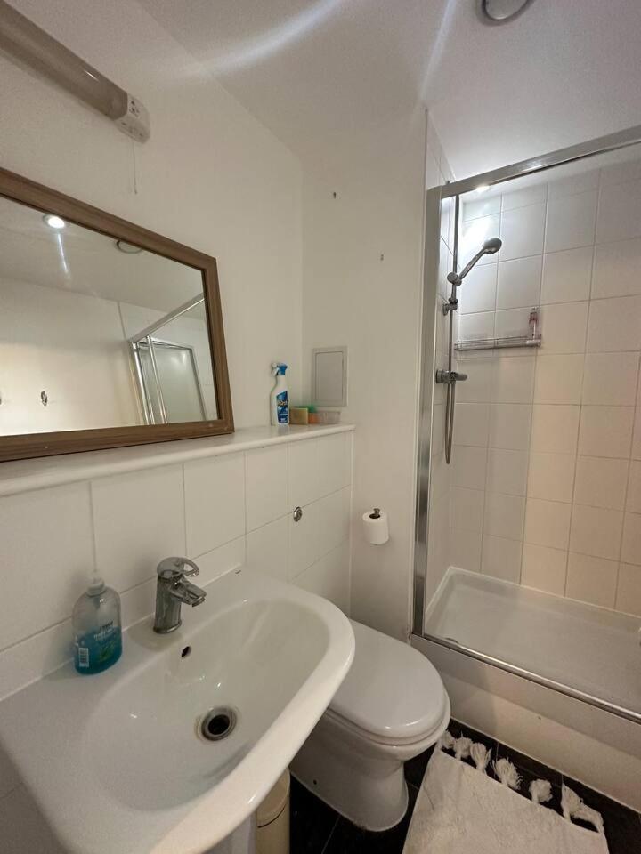 New Build 2 Bedroom With 2 Bath In 伦敦 外观 照片